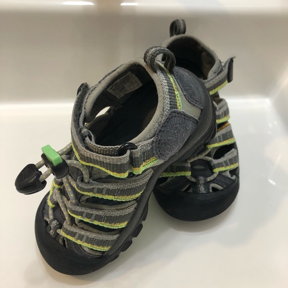 *SOLD* Keen Toddler Size 8 - Picture 4 of 7